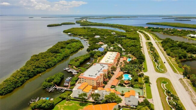 Building Photo - 1575 Pinellas Bayway S