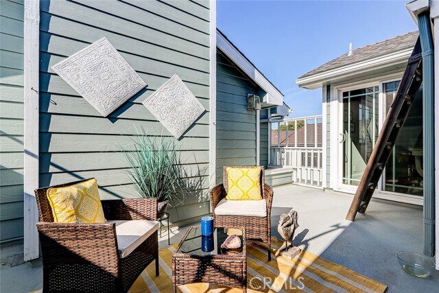 Building Photo - 718 S Broadway