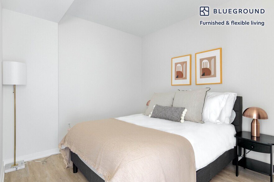Building Photo - 400 Army Navy Dr