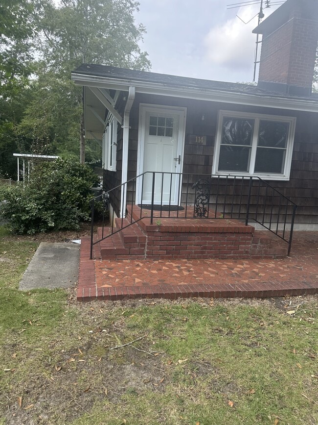 Building Photo - 114 Brookside Rd