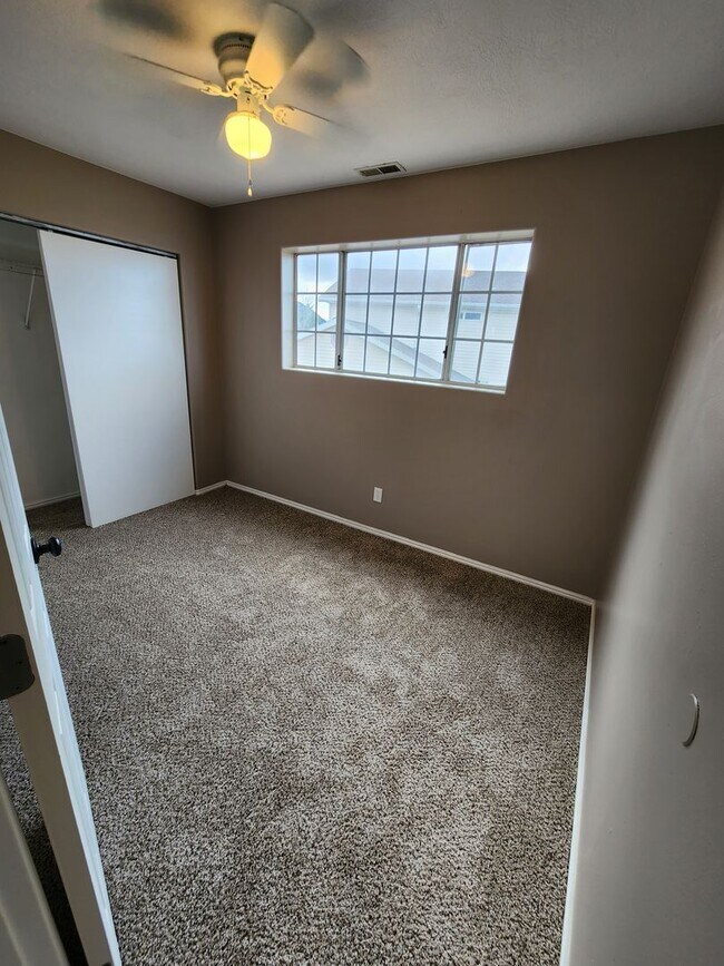 Building Photo - 988 W 1225 S