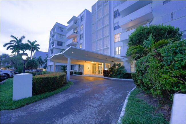 Building Photo - 1075 92nd St