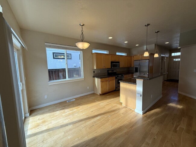 Building Photo - 2466 Mountain Terrace