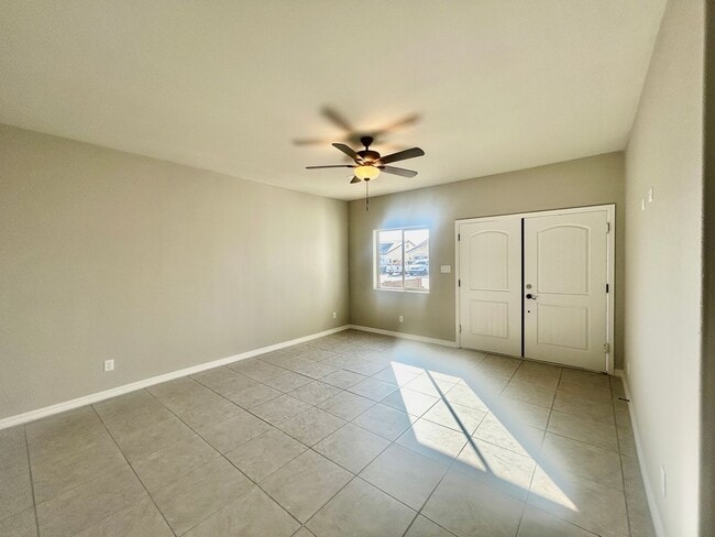 Building Photo - Newer 3-Bedroom Home in La Vida Subdivision-Modern Living with Upgrades Throughout!