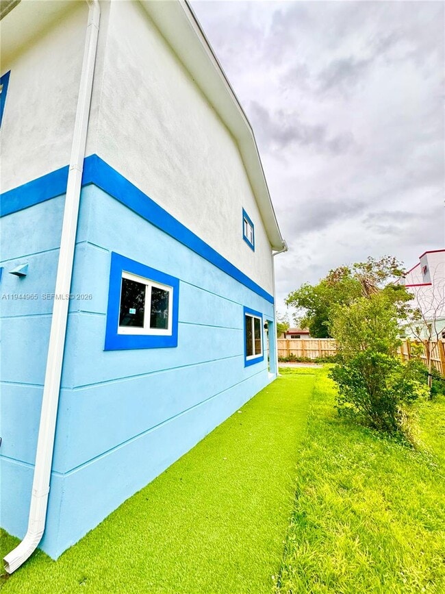 Building Photo - 932 NW 2nd St