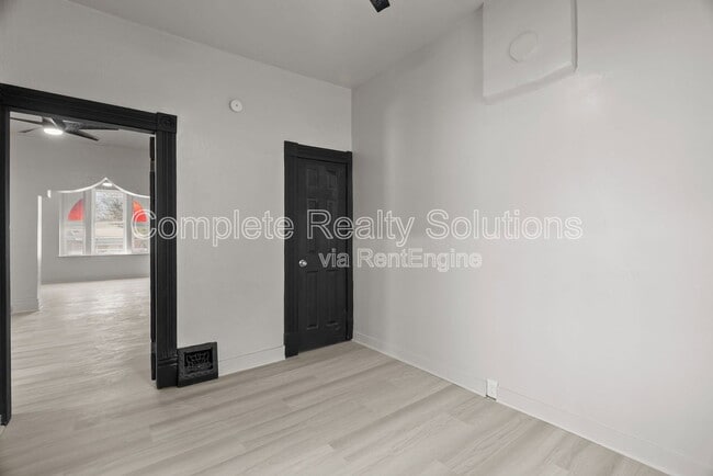 Building Photo - 4038 California Ave