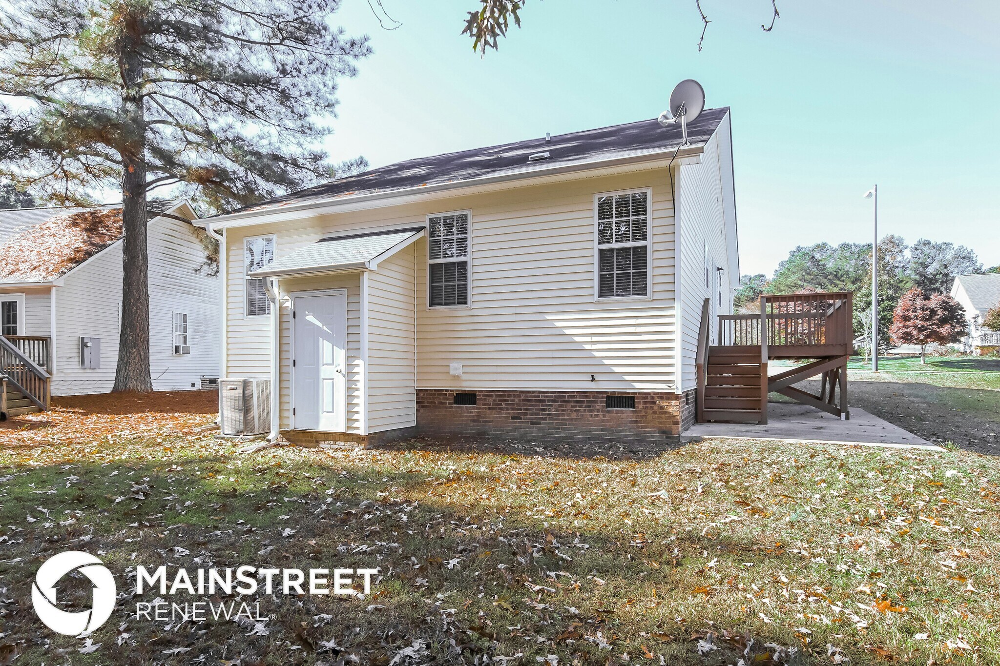 Building Photo - 1108 Woodbriar St
