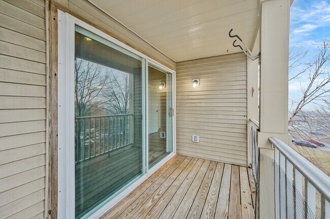 Building Photo - 1060 Gardenview Loop