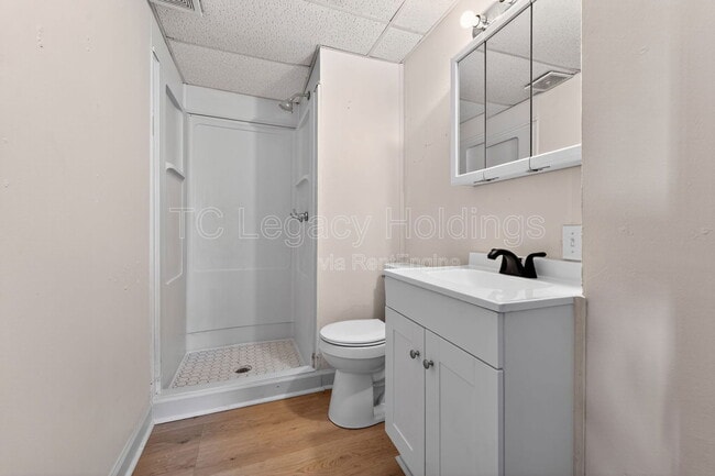 Building Photo - 1627 W Pike St