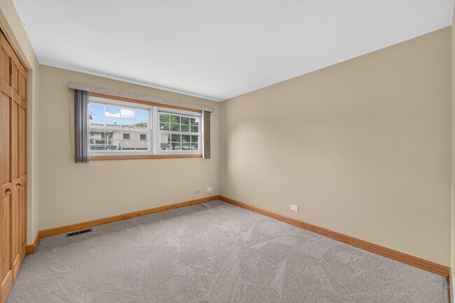 Building Photo - 135 Jeffery Ln