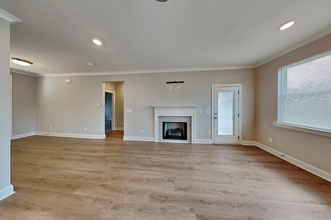 Building Photo - 1121 Camellia Ridge Dr