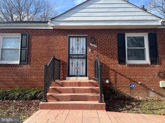 Building Photo - 2509 Lewis Ave