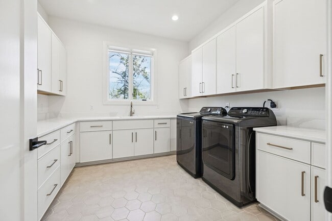 Building Photo - Experience elevated living in this fully furnished luxury residence