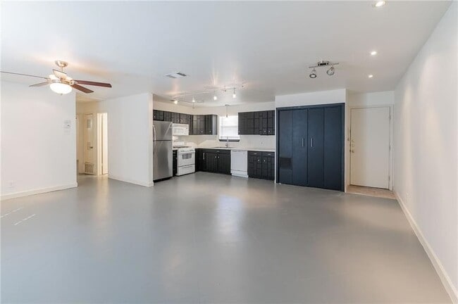 Building Photo - 2712 St Edwards Cir