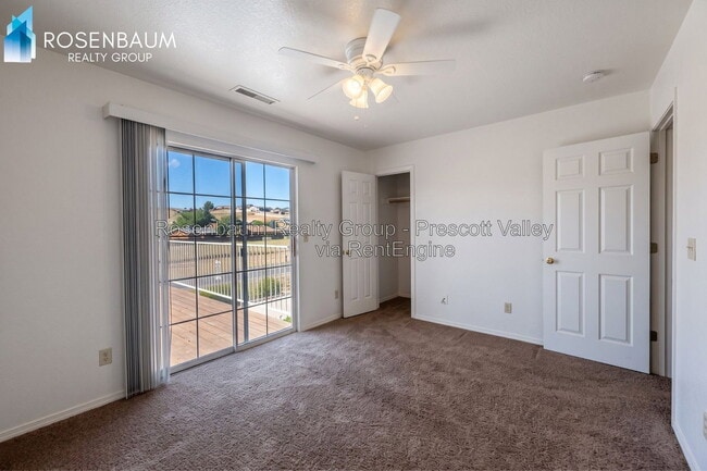 Building Photo - 9615 E Lakeshore Dr