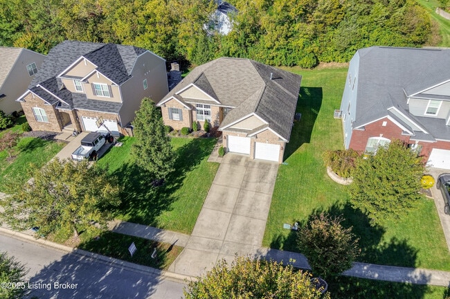 Building Photo - 220 Rockcrest Way