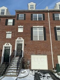 Building Photo - 436 W 5th Ave