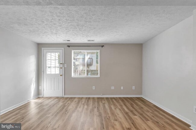 Building Photo - 8483 Aurora Ct