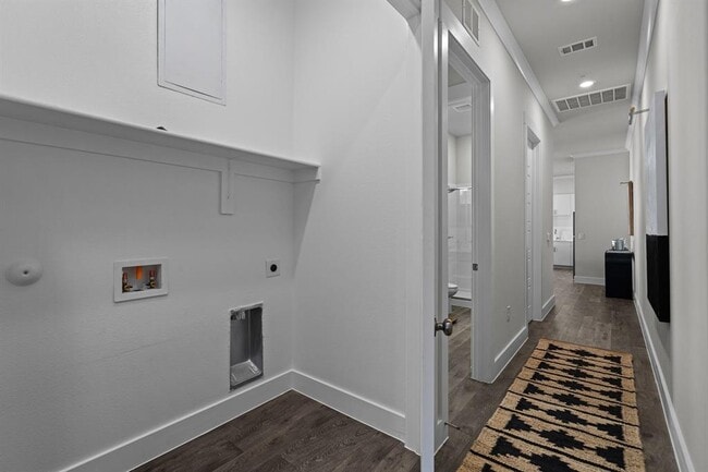 Building Photo - 476 Suffield Dr