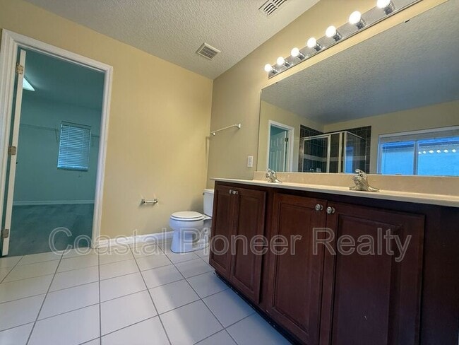 Building Photo - 10337 Stratford Pointe Ave