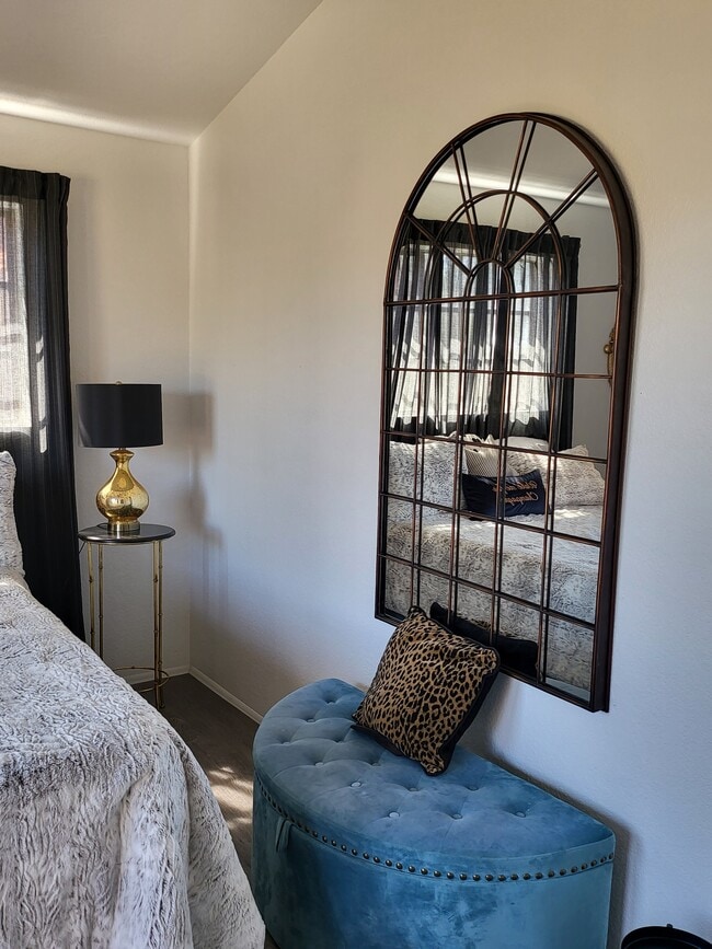 Building Photo - 1211 N Miller Rd