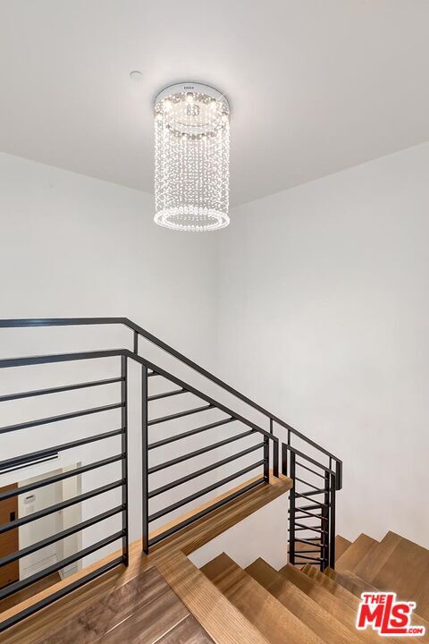 Building Photo - 225 S Hamilton Dr