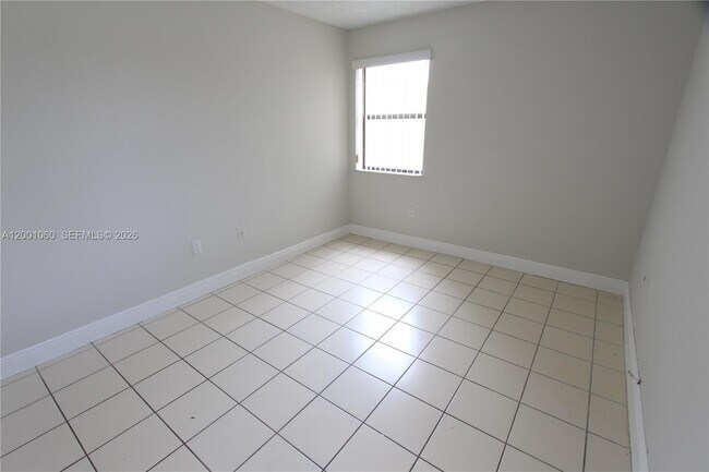 Building Photo - 650 NW 114th Ave