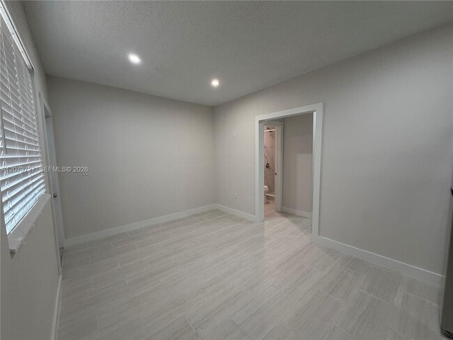 Building Photo - 10921 SW 144th Ave