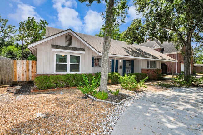 Building Photo - 5139 Beechnut St