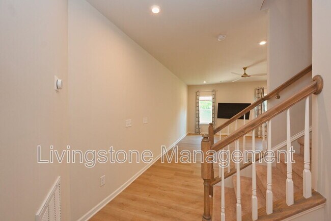 Building Photo - 1472 Carderock Springs Dr