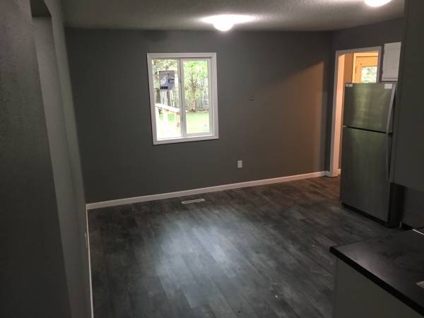 Kitchen - 1002 Graceland Ave