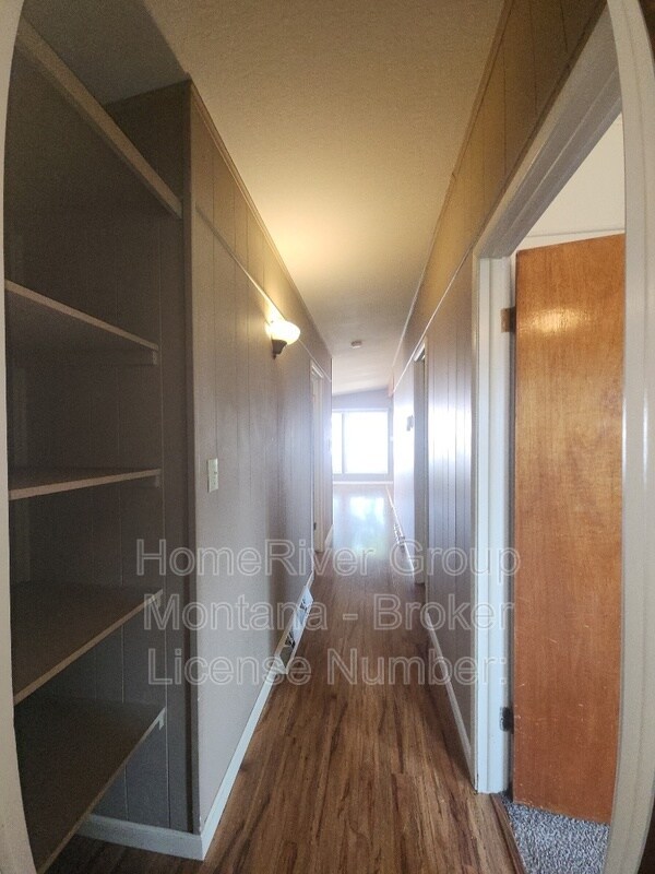 Building Photo - 1809 Defoe St