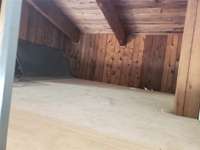 Building Photo - 205 Fairway Dr.