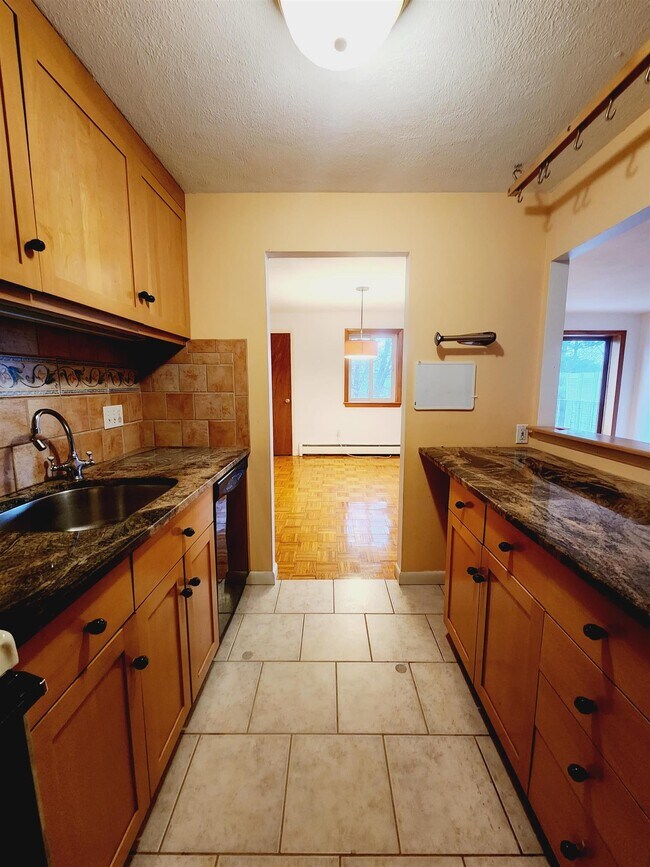 Building Photo - 18 Hamilton Rd