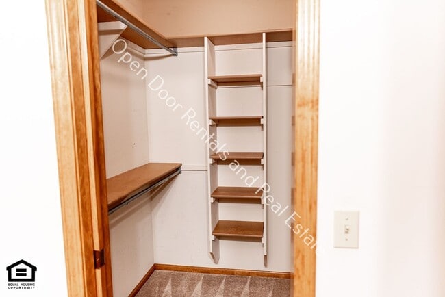 Building Photo - Great 3 bedroom home available!!