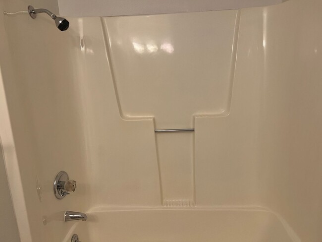 Building Photo - 4bd/2.75ba Bellevue Home