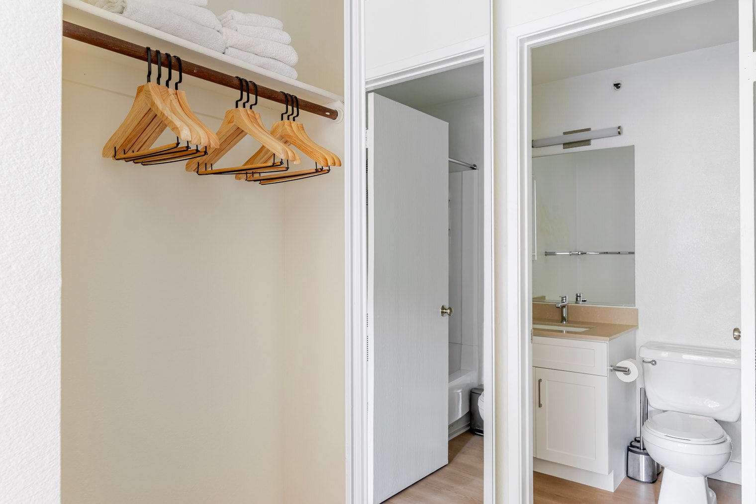 Building Photo - 1600 Villa St