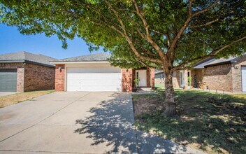 Building Photo - Charming 3-Bed, 2-Bath Spacious Home in Fox Den!