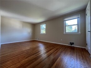 Building Photo - 1165 Whitney Road East