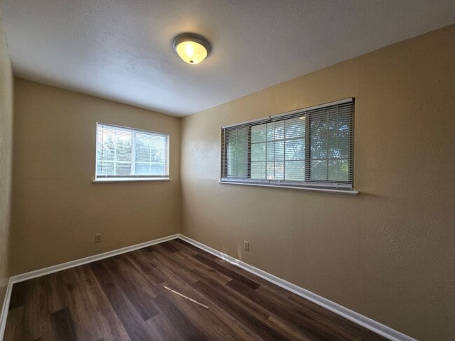 Building Photo - 3309 Lake Charles Ave