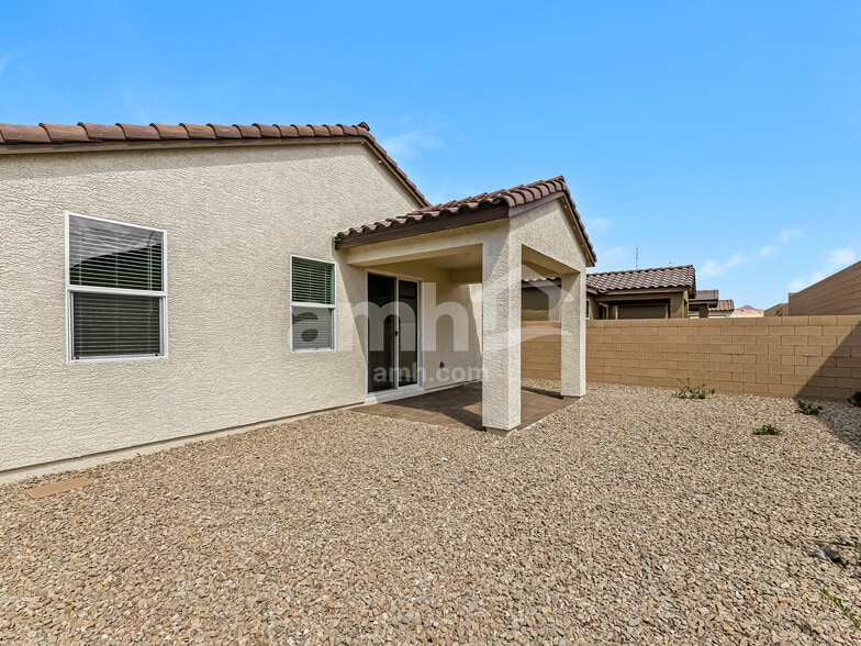 Building Photo - 529 Sacred Lotus Pl