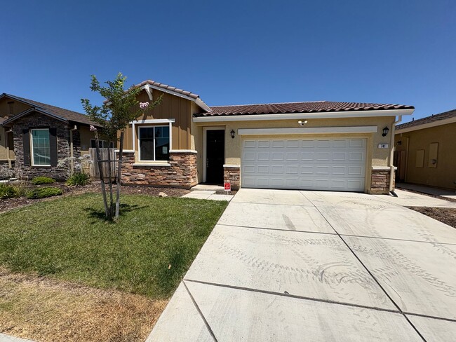 Building Photo - Beautiful Single Story Home Ready To Be Ca...