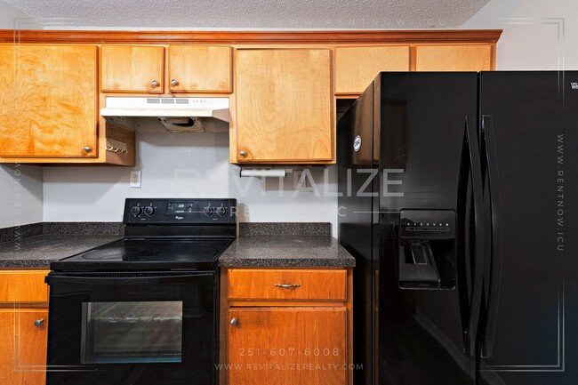 Building Photo - Newly Renovated Brick Home!