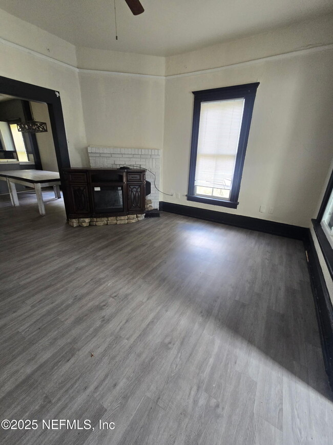 Building Photo - 2005 Morehouse Rd