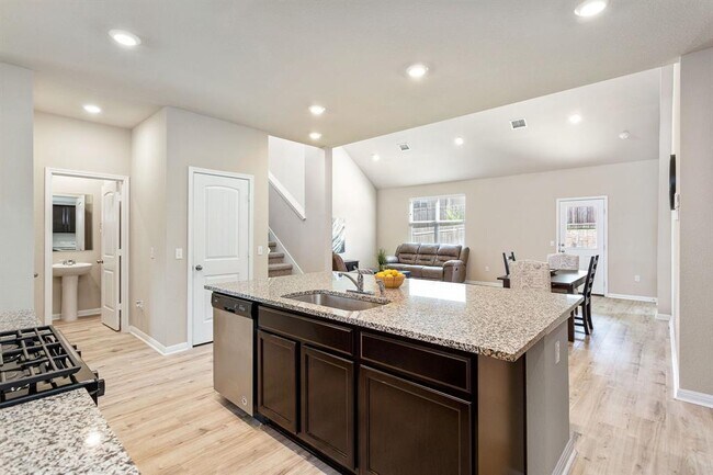 Building Photo - 309 Empress Tree Dr