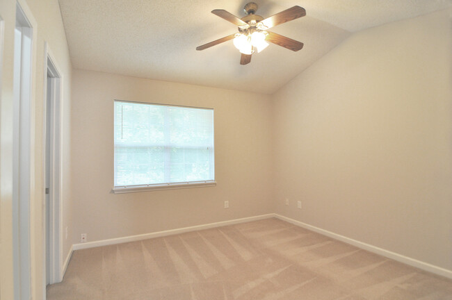 Master bedroom - 11146 Whitlock Crossing Court