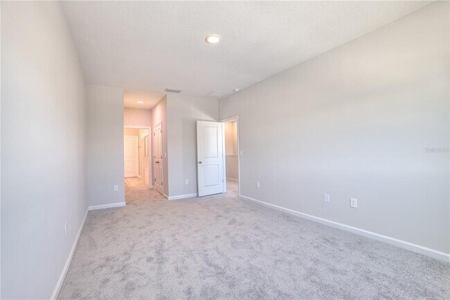 Building Photo - 14824 Outfitter St