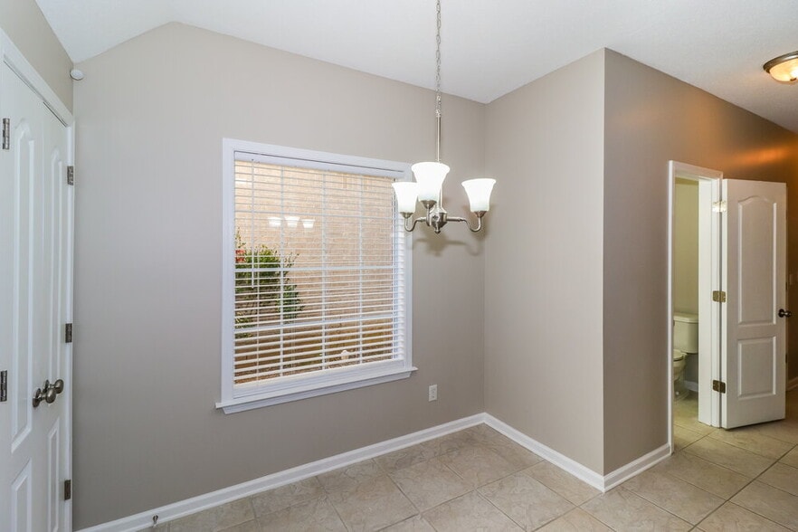 Building Photo - 9146 Cinderhill Cove E