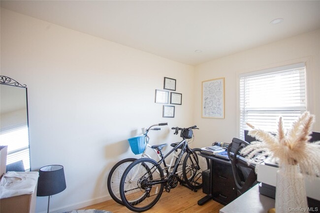 Building Photo - 765 Shore Rd