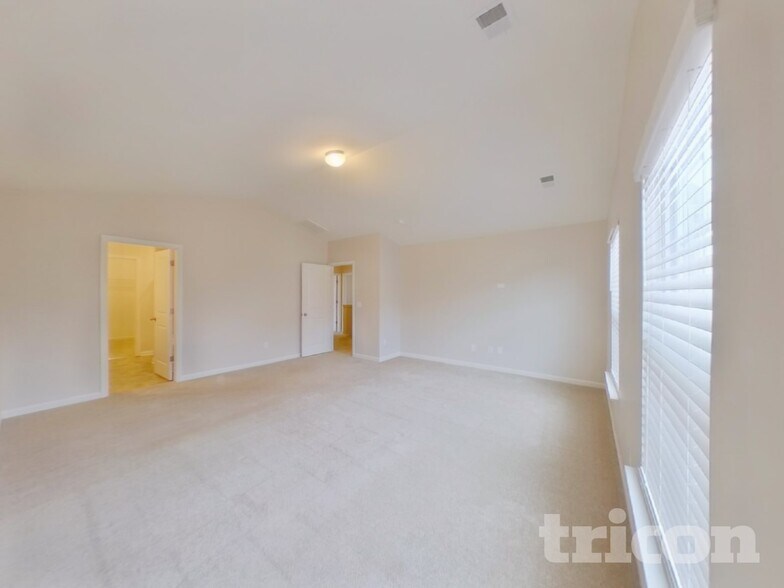 Building Photo - 208 Willow Grv Wy